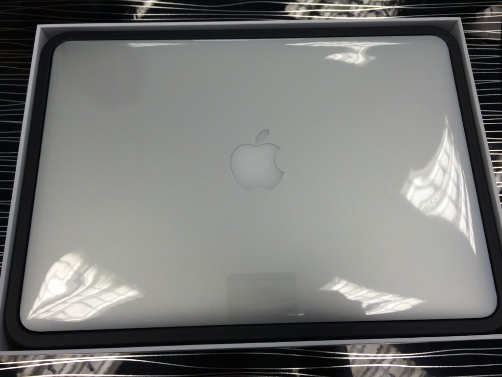 MacBook Pro Retina 13 poză 1