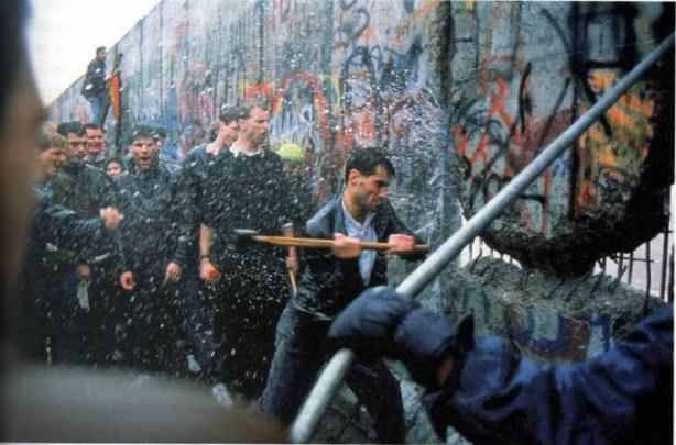 distrugerea zidului Berlinului